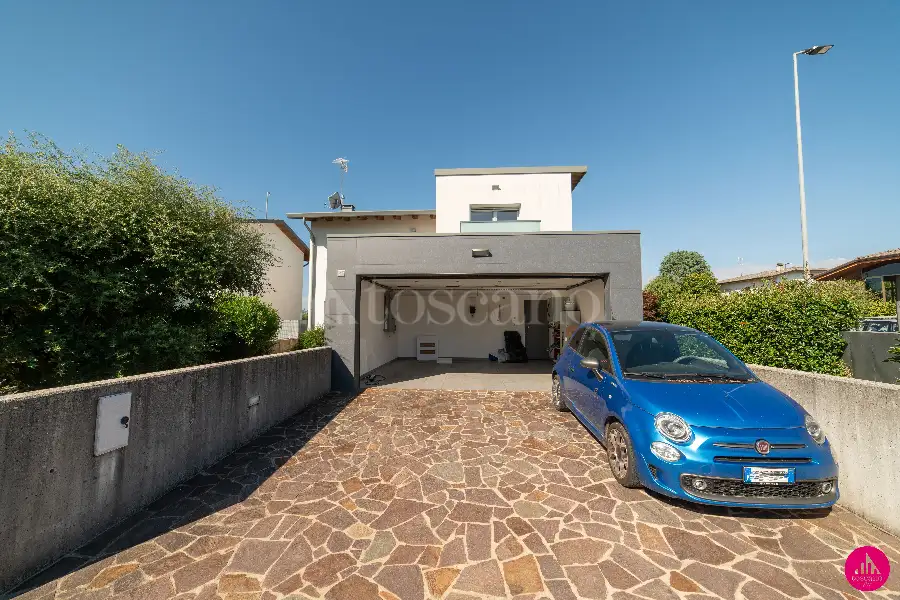Villa in vendita di 280 mq a €690.000 (rif. 56/2025)