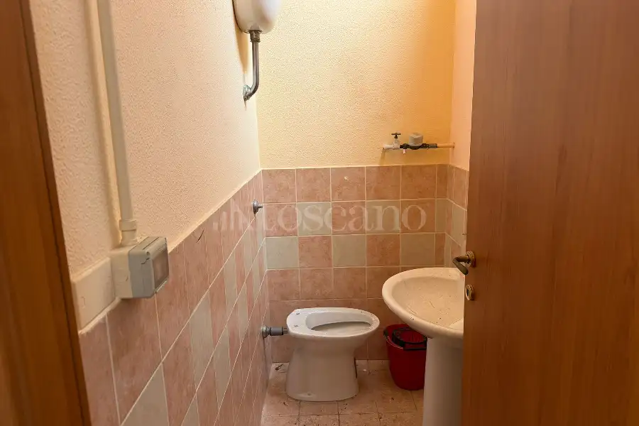 Negozio in vendita di 50 mq a €115.000 (rif. 33/2026)