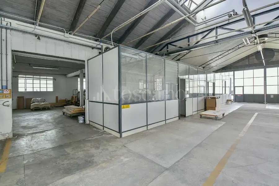Magazzino in vendita di 3.000 mq a €1.700.000 (rif. 34/2026)