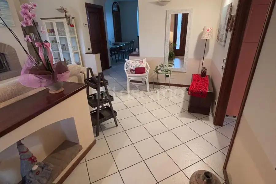 Villa in vendita di 250 mq a €325.000 (rif. 2/2026)