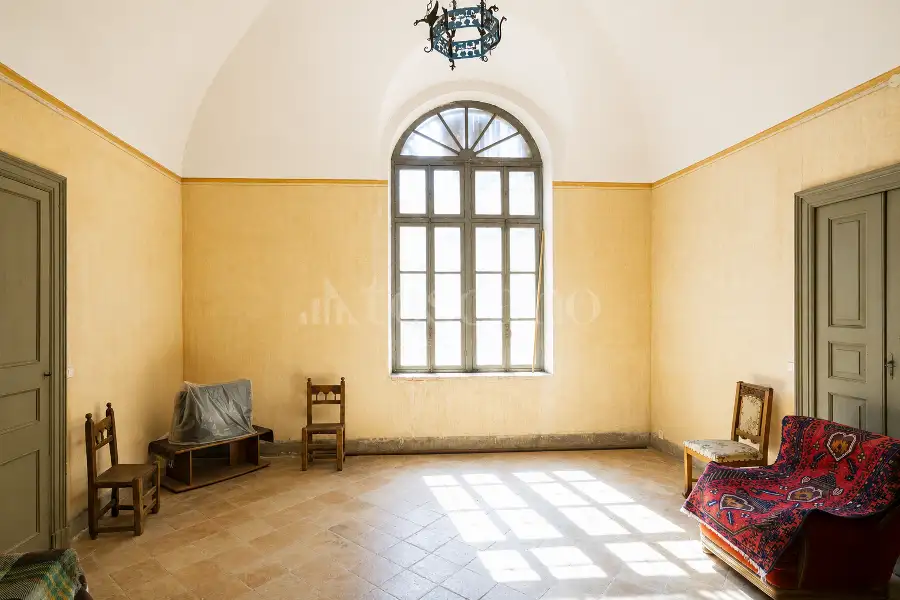 Casale in vendita di 1.000 mq a €1.150.000 (rif. 5/2026)