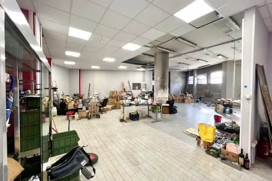 Negozio in vendita di 350 mq a €759.000 (rif. 49/2025)