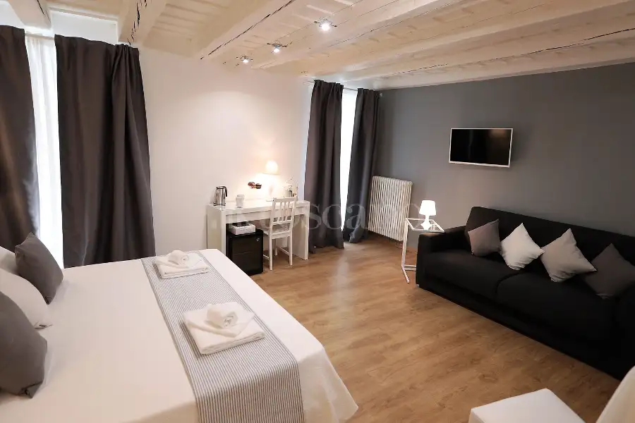 Casa Indipendente in vendita di 225 mq a €760.000 (rif. 20/2025)