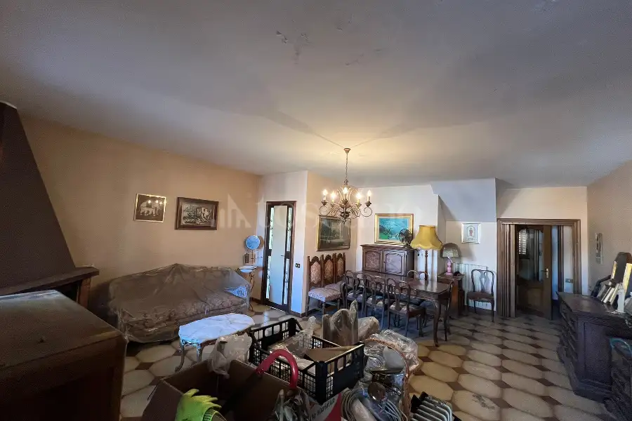 Villa in vendita di 300 mq a €309.000 (rif. 42/2025)