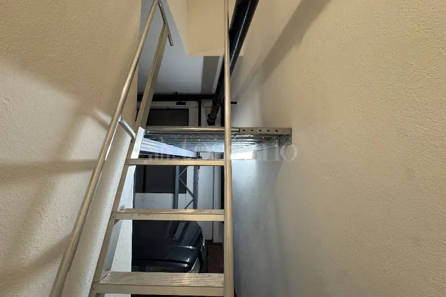 Box in affitto di 19 mq a €900 (rif. 73/2026)