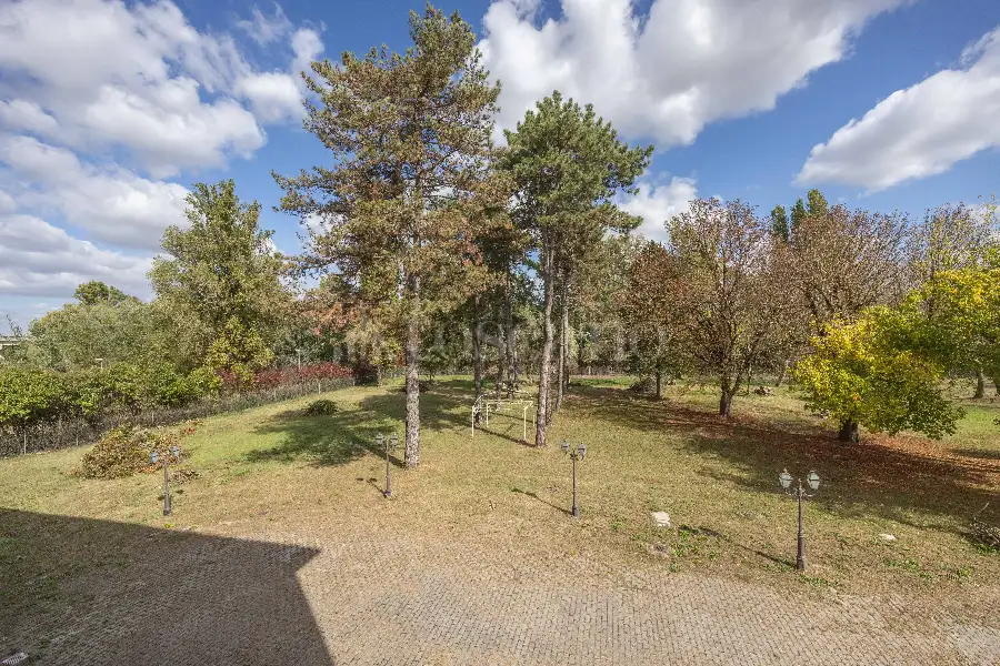 Villa in vendita di 2.660 mq a €950.000 (rif. 43/2025)