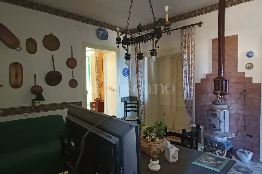 Casa in vendita di 480 mq a €450.000 (rif. 37/2026)