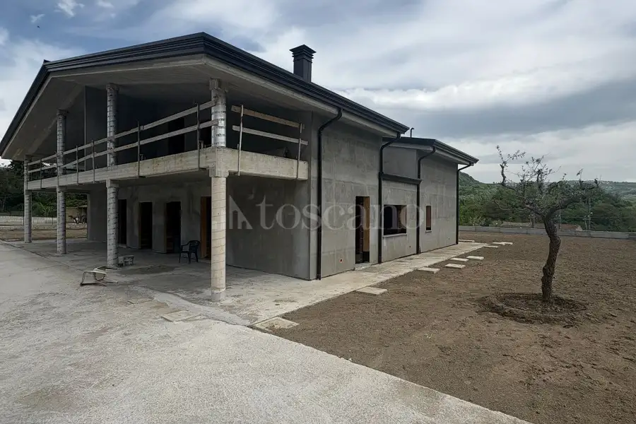 Villa Bifamiliare in vendita di 280 mq a €200.000 (rif. 78/2026)