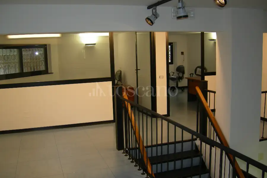 Negozio in vendita di 350 mq a €339.000 (rif. 6/2026)
