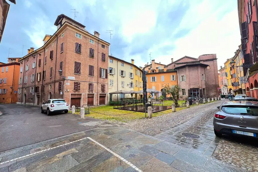 Casa in affitto di 244 mq a €1.400 (rif. 20/2026)