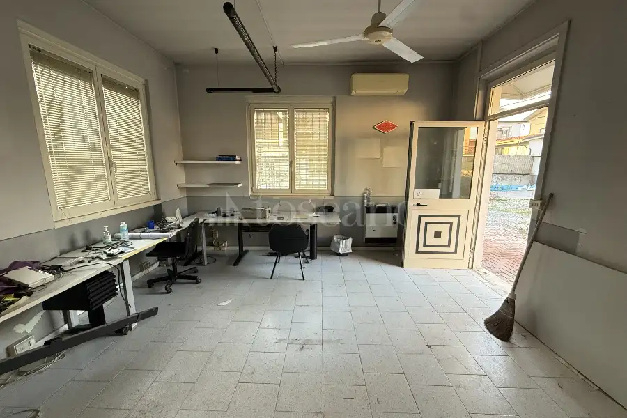 Capannone in vendita di 360 mq a €435.000 (rif. 50/2025)