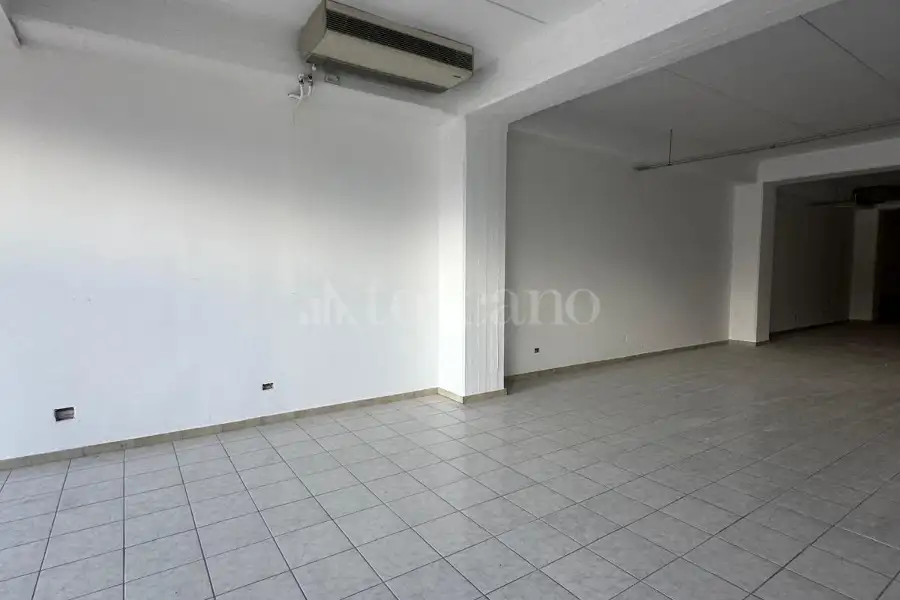 Negozio in affitto di 2.100 mq trattativa riservata (rif. 4/2026)