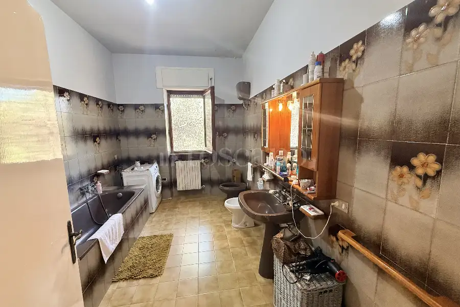 Casa Indipendente in vendita di 254 mq a €299.000 (rif. 81/2026)