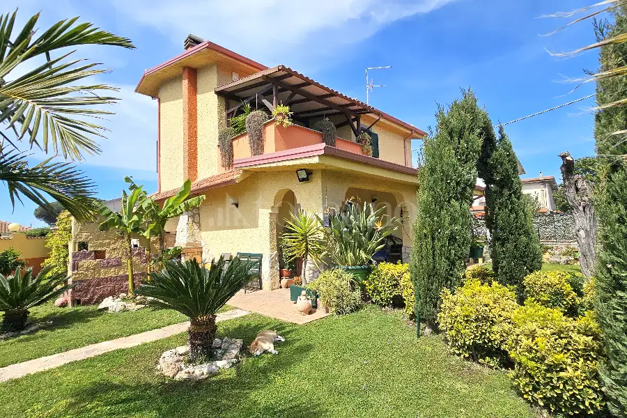 Villa in vendita di 220 mq a €285.000 (rif. 27/2024)