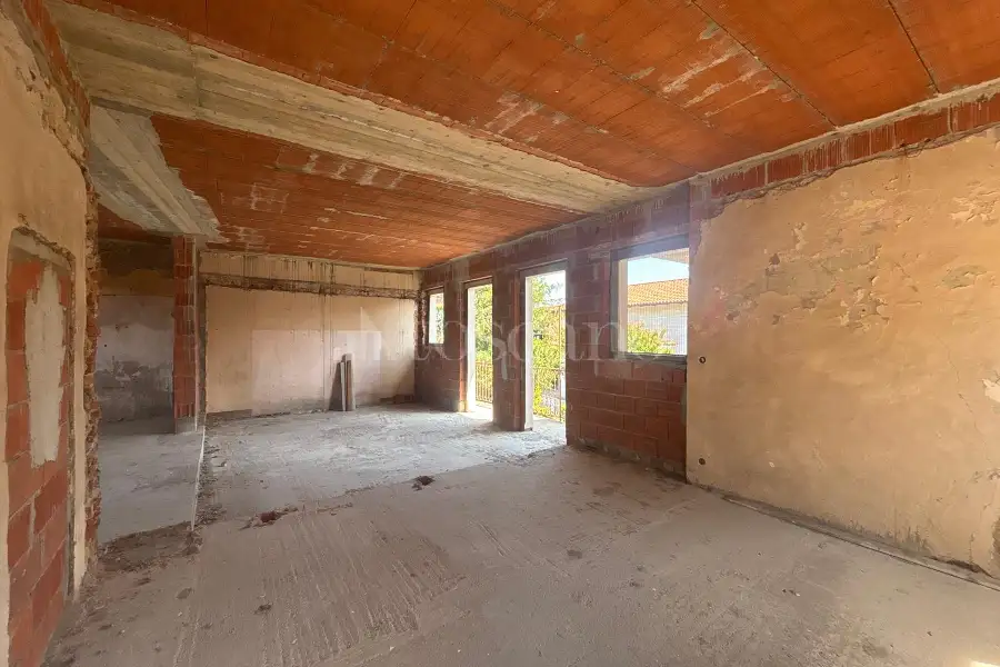 Casale in vendita di 840 mq a €650.000 (rif. 38/2026)