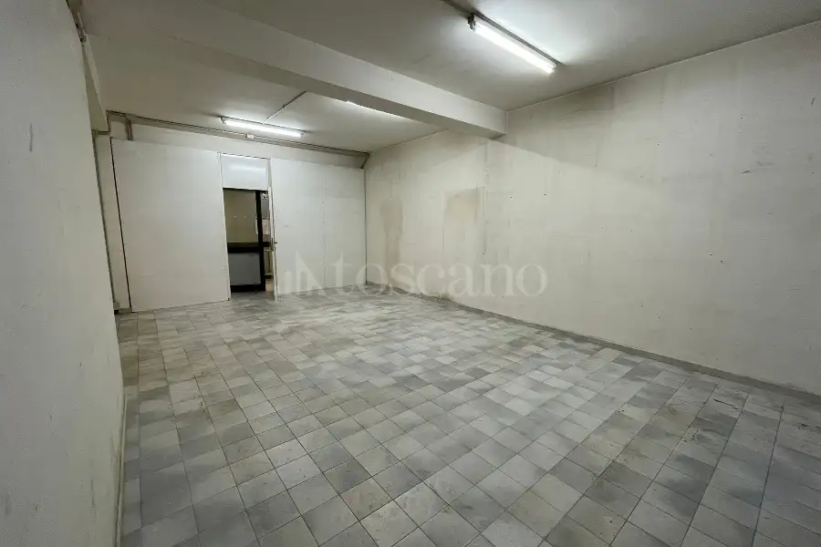 Negozio in affitto di 120 mq a €1.300 (rif. 185/2023)