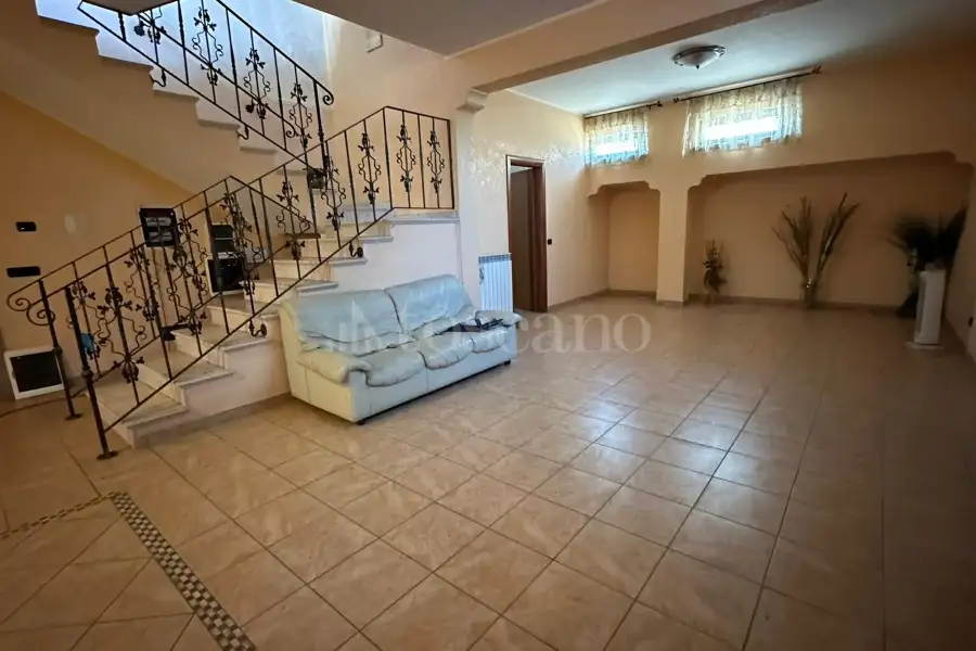 Villa in vendita di 370 mq a €890.000 (rif. 3/2026)