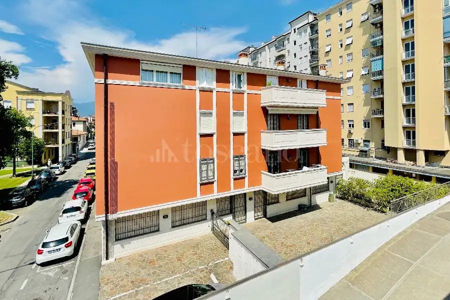 Ufficio in vendita di 300 mq a €650.000 (rif. 48/2026)