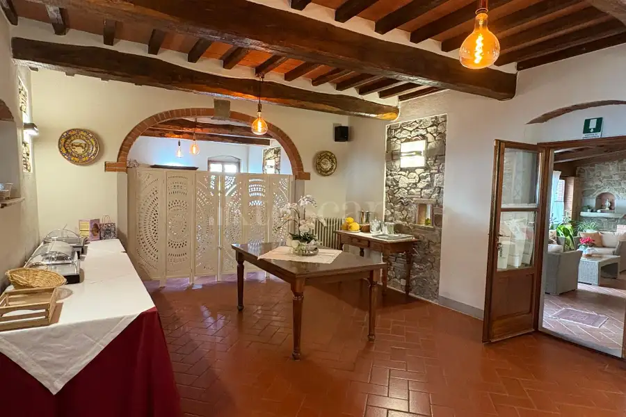 Casale in vendita di 880 mq a €1.080.000 (rif. 22/2025)