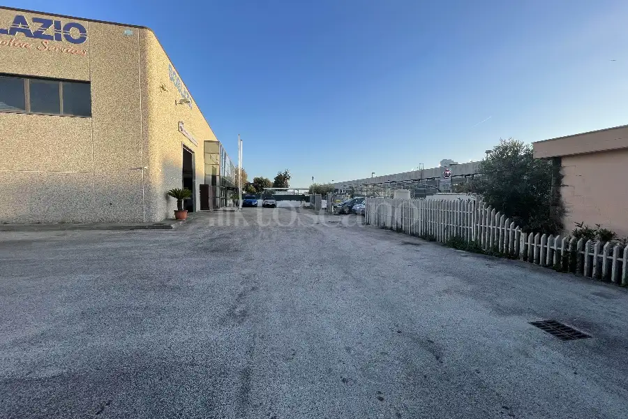 Capannone in vendita di 1.000 mq a €1.900.000 (rif. 15/2026)