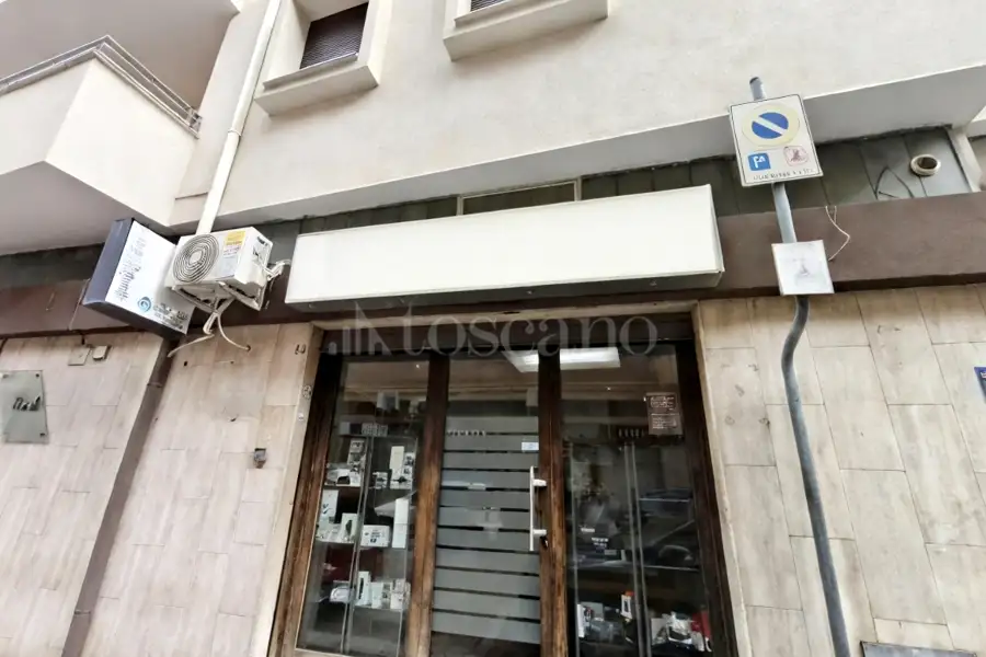 Negozio in vendita di 47 mq a €48.000 (rif. 6/2026)