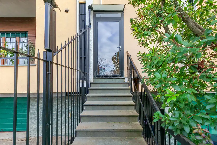 Villa Bifamiliare in vendita di 680 mq a €2.580.000 (rif. 24/2025)