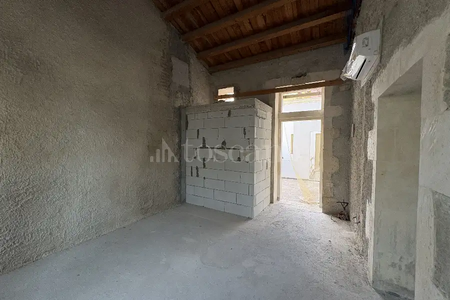 Casa in vendita di 290 mq a €450.000 (rif. 110/2026)