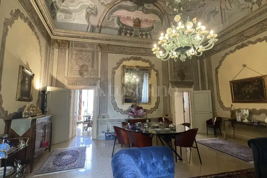 Casa in vendita di 200 mq a €1.800.000 (rif. 16/2024)