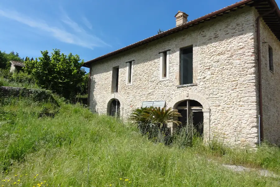 Casale in vendita di 500 mq a €369.000 (rif. 10/2025)