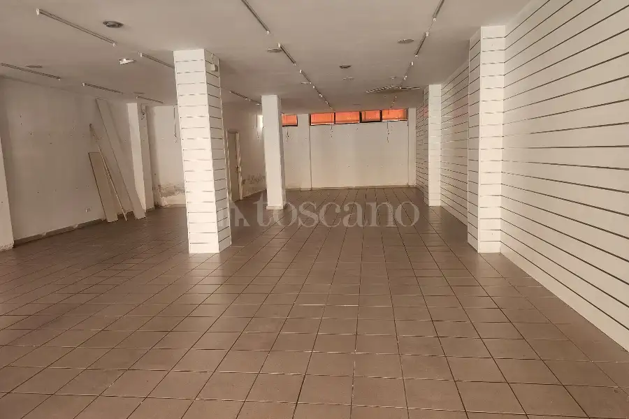 Negozio in vendita di 155 mq a €255.000 (rif. 41/2026)