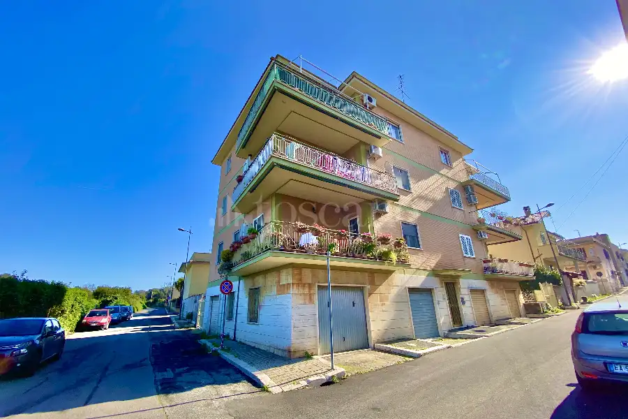 Attico in vendita di 100 mq a €185.000 (rif. 11/2025)