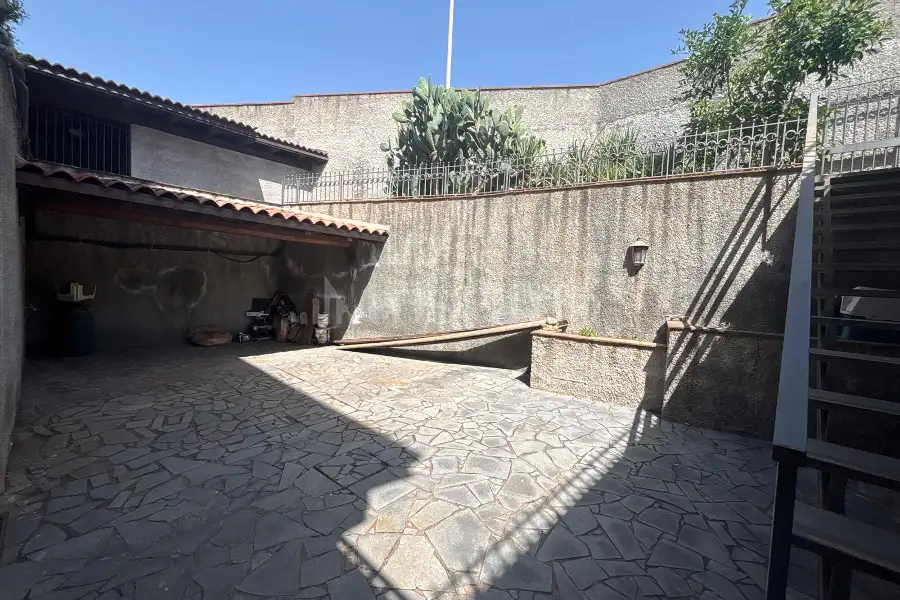 Villa in vendita di 270 mq a €490.000 (rif. 122/2026)