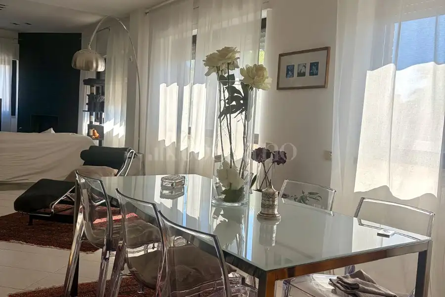Attico in vendita di 120 mq a €379.000 (rif. 24/2026)