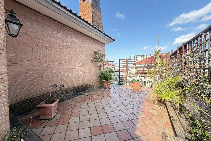 Attico in vendita di 250 mq a €990.000 (rif. 6/2026)