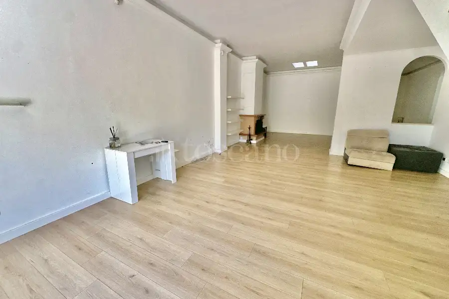 Villa Plurifamiliare in vendita di 120 mq a €449.000 (rif. 7/2026)