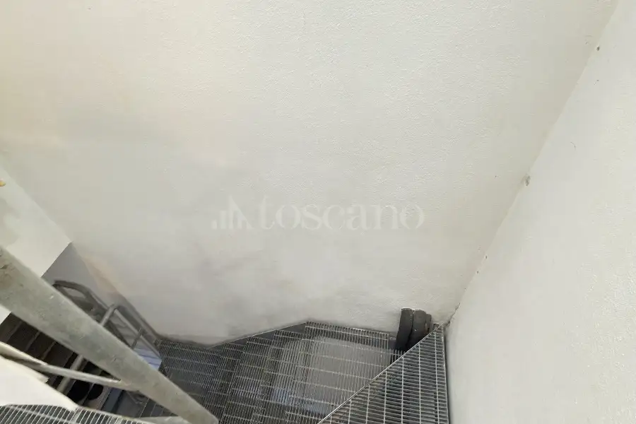 Laboratorio in vendita di 400 mq a €1.985.000 (rif. 12/2026)