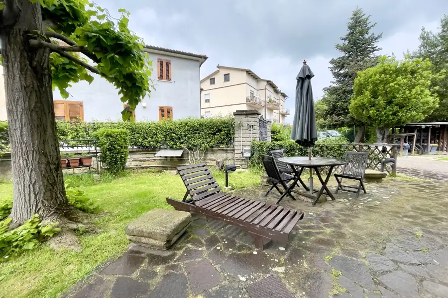 Villa Bifamiliare in vendita di 450 mq a €249.000 (rif. 23/2025)