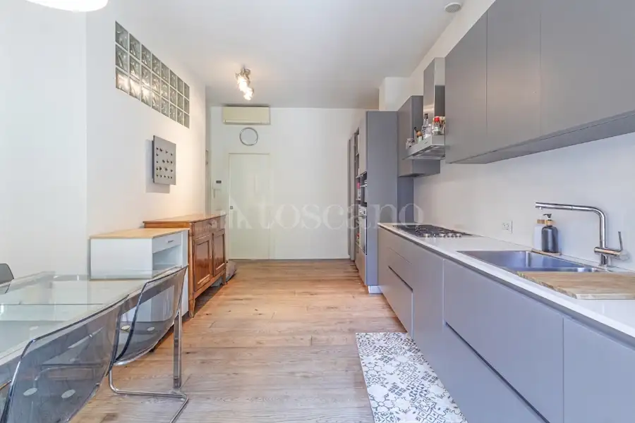 Casa in vendita di 240 mq a €3.290.000 (rif. 106/2026)