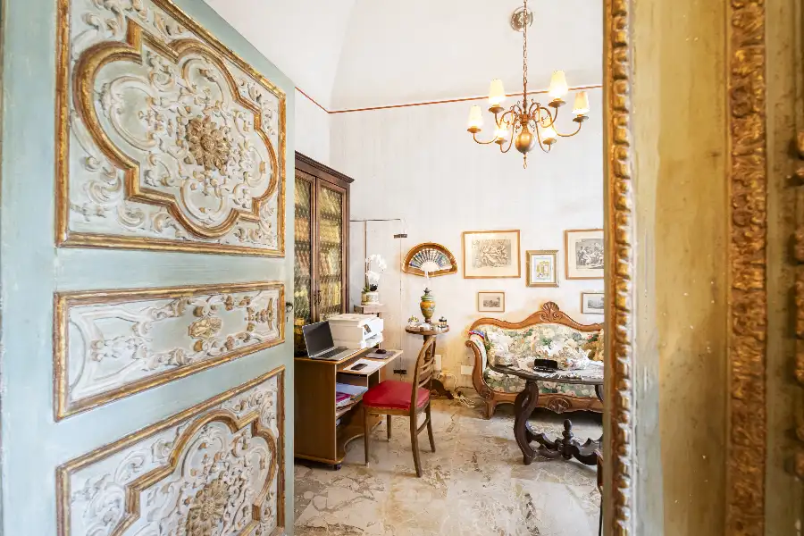 Casale in vendita di 1.000 mq a €1.150.000 (rif. 5/2026)