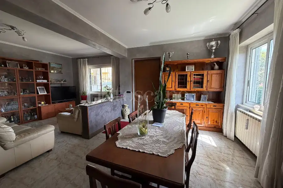 Villa Bifamiliare in vendita di 310 mq a €535.000 (rif. 28/2026)