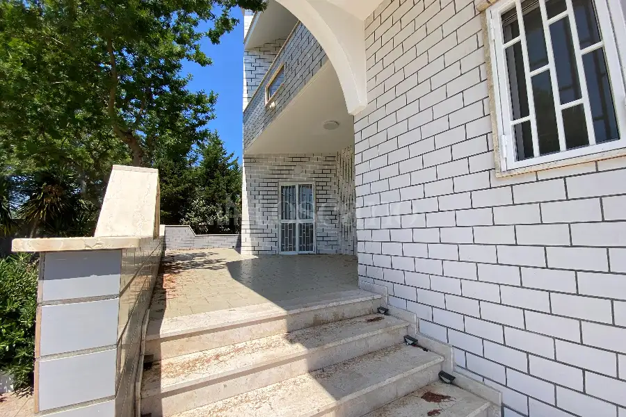 Villa in vendita di 260 mq a €330.000 (rif. 42/2026)