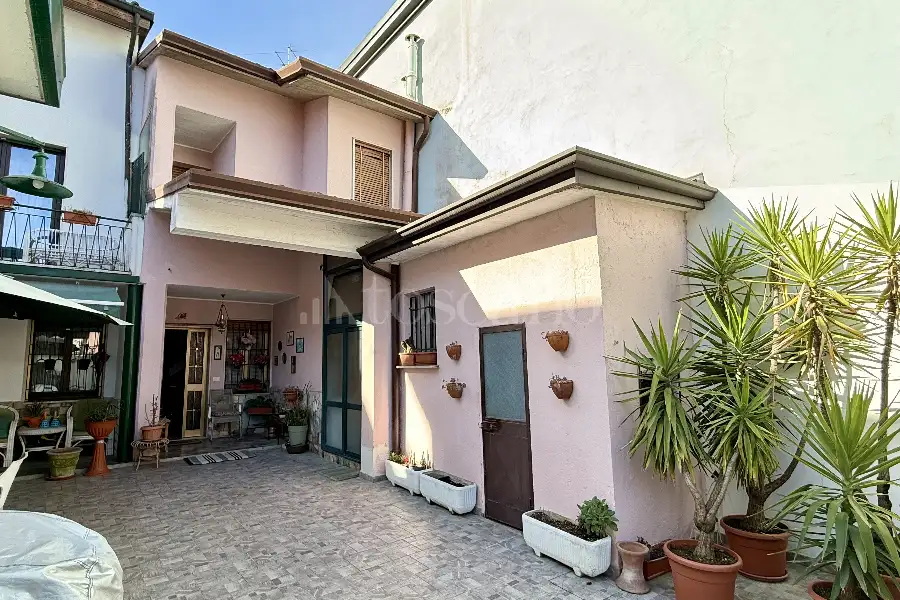 Casa Indipendente in vendita di 166 mq a €215.000 (rif. 18/2026)