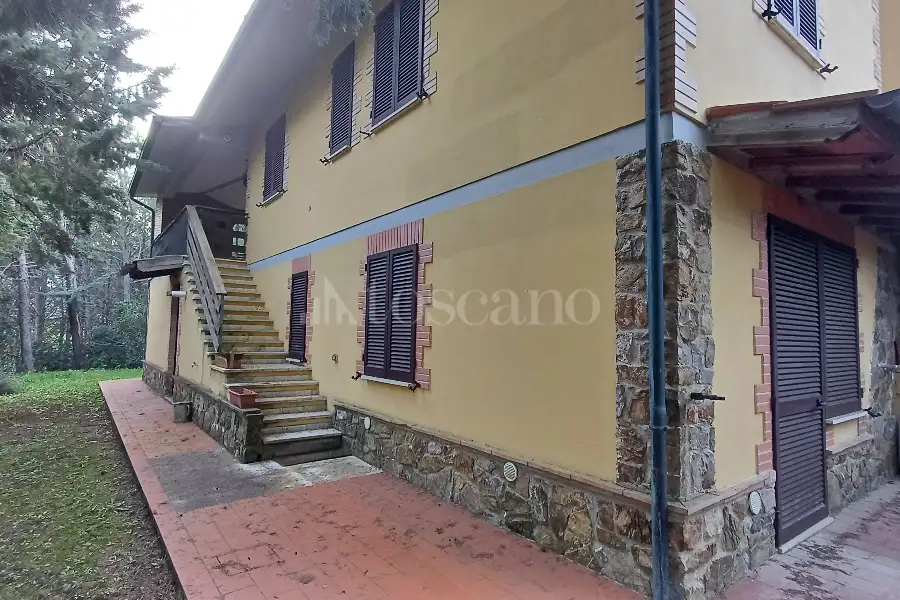 Villa Plurifamiliare in vendita di 800 mq a €1.390.000 (rif. 26/2024)