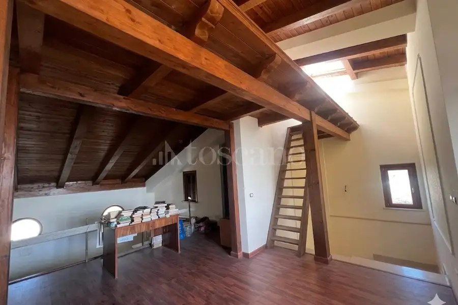 Casa Indipendente in vendita di 240 mq a €580.000 (rif. 14/2026)