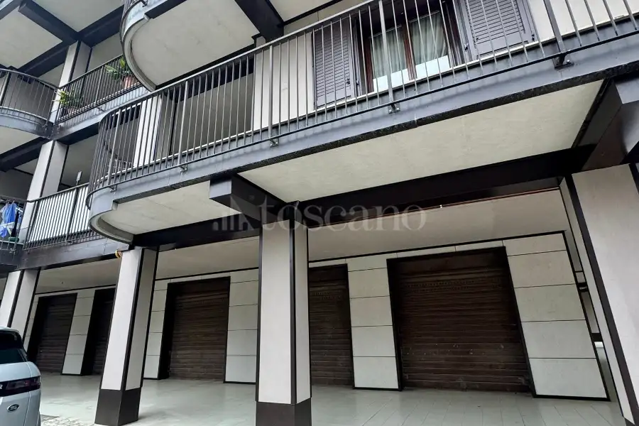 Negozio in vendita di 180 mq a €95.000 (rif. 11/2026)