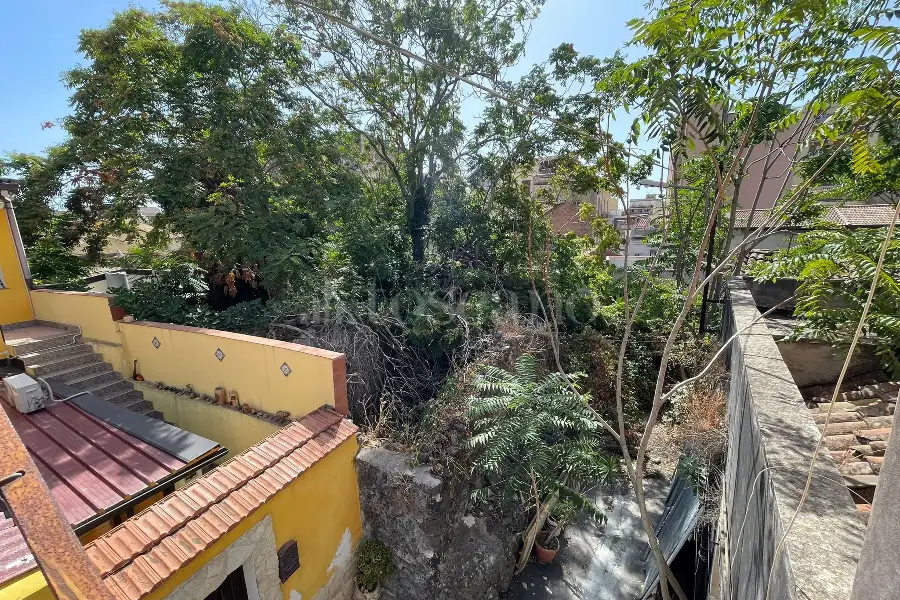 Casa Indipendente in vendita di 300 mq a €295.000 (rif. 160/2025)