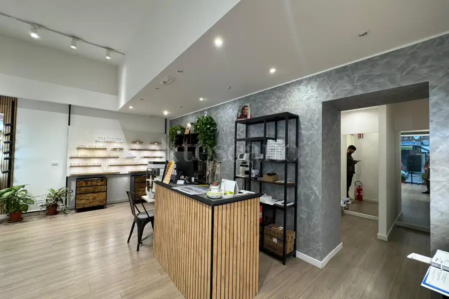 Negozio in affitto di 70 mq a €1.600 (rif. 122/2025)