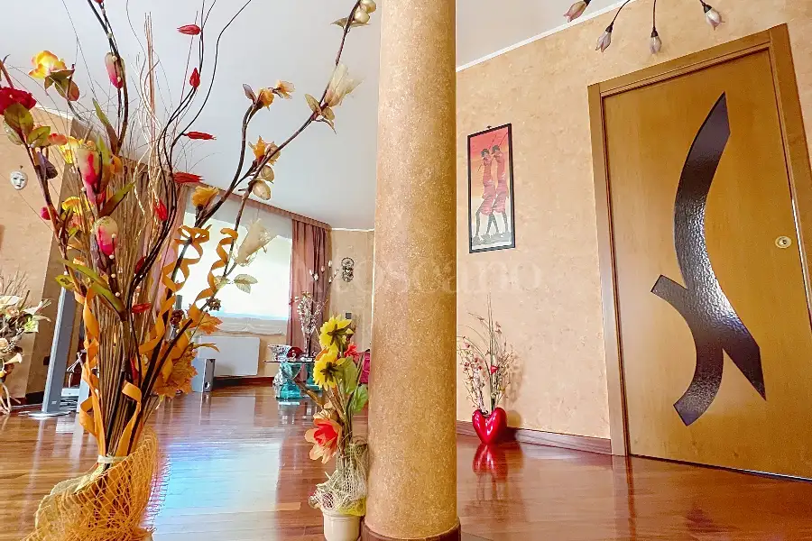 Casa Indipendente in vendita di 330 mq a €590.000 (rif. 82/2025)