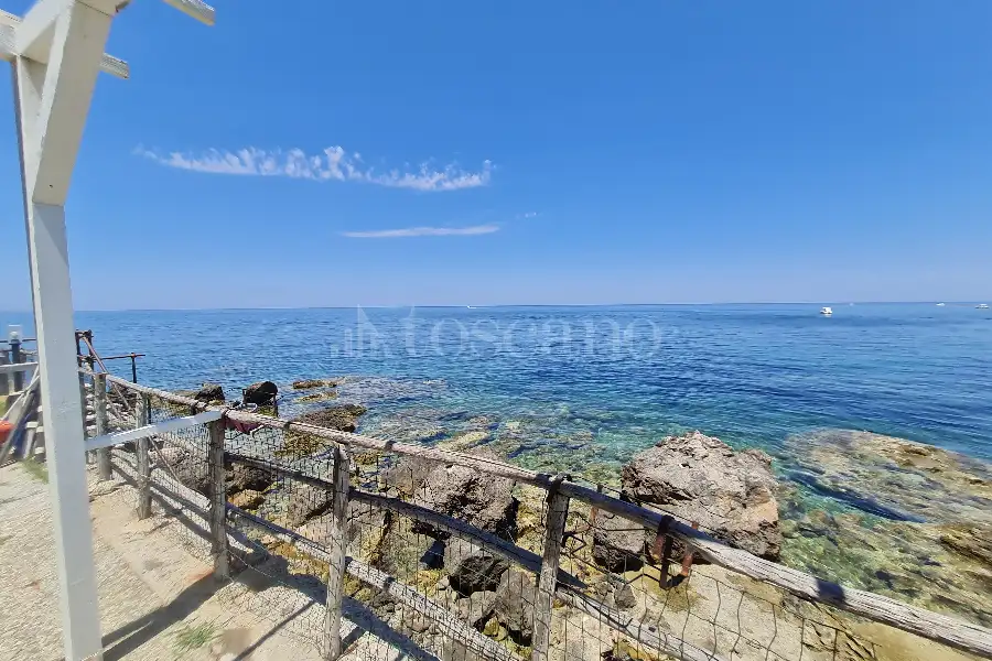 Villa Bifamiliare in vendita di 203 mq a €760.000 (rif. 51/2026)