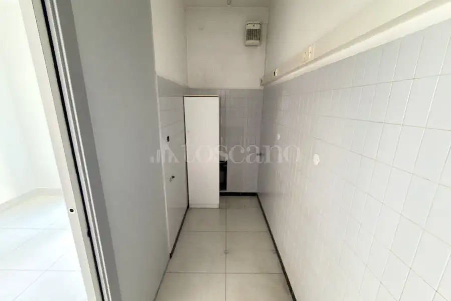 Negozio in vendita di 100 mq a €375.000 (rif. 14/2026)